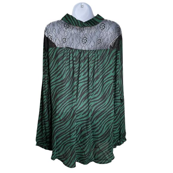 Torrid Women's‎ Green Georgette Lace Leopard Blouse Size 4X Flowy Going Out - Picture 2 of 12